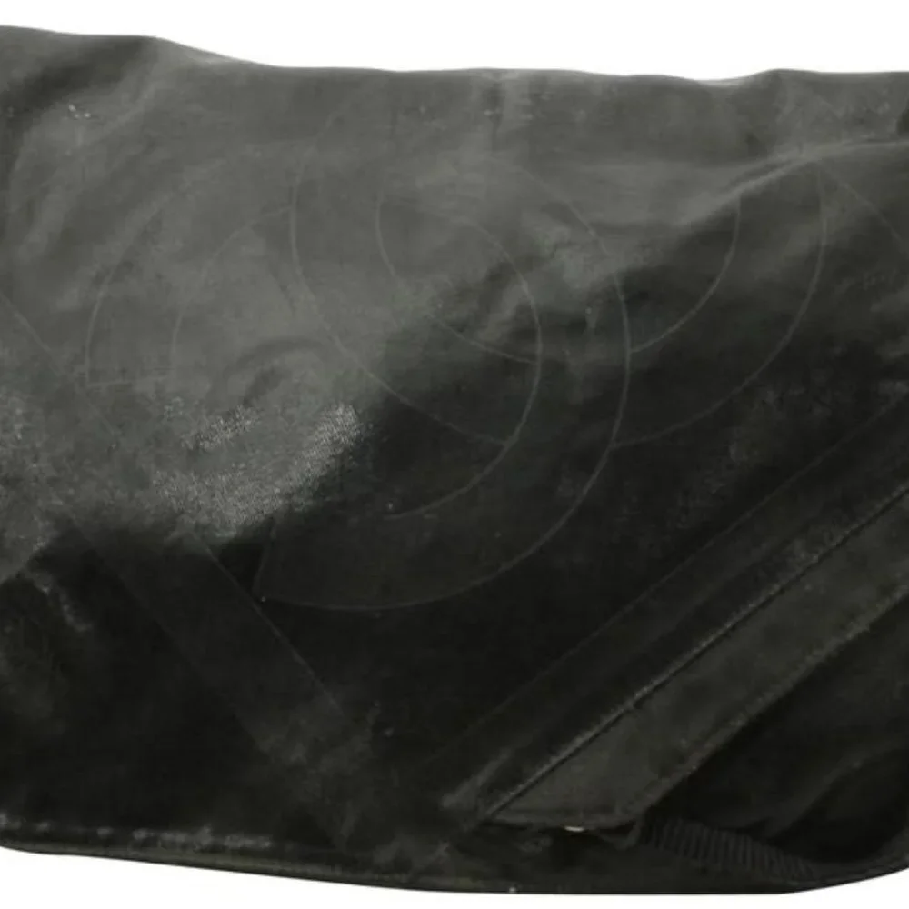 CHANEL black cc